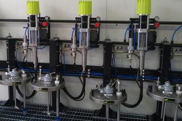 (1) Piston pump (1) Piston pump