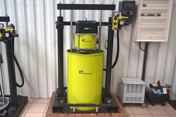 (1) Chop Check piston pump (1) Chop Check piston pump